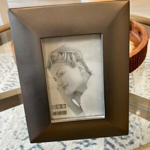 Sixtrees 4 X 6-Inch Photo Frame, Pewter Colour.